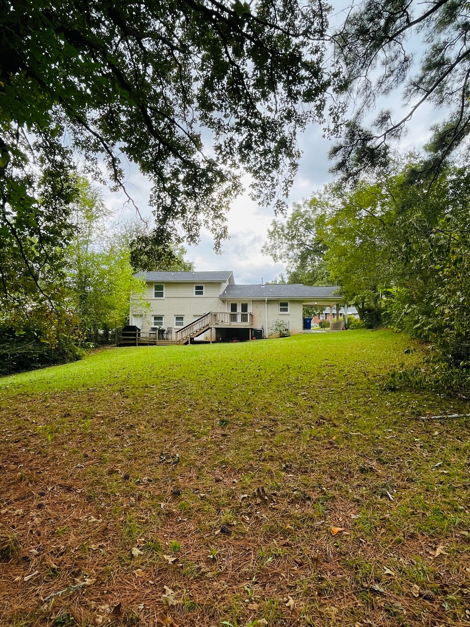 Building Photo - 2270 Miriam Ln