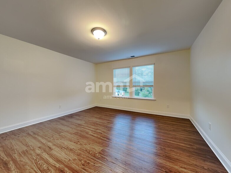 Building Photo - 301 Stowe Rd