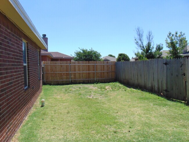 Building Photo - 2703 108th St