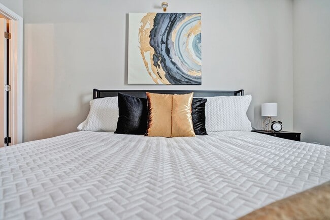 Building Photo - Legacy Executive Retreat | Modern 2BR Townhome for Professionals & Extended Stays