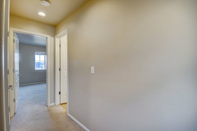Building Photo - 8129 Elk River View
