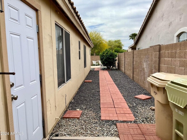 Building Photo - 7419 W Tina Ln