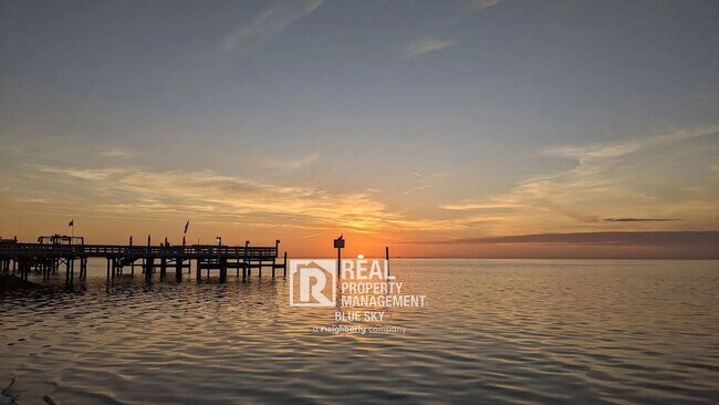 Building Photo - 4717 Floramar Terrace