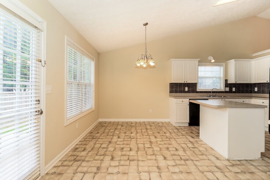 Building Photo - 1678 Sylvia Ct NE