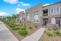 Building Photo - 334 Laurel Peak Dr
