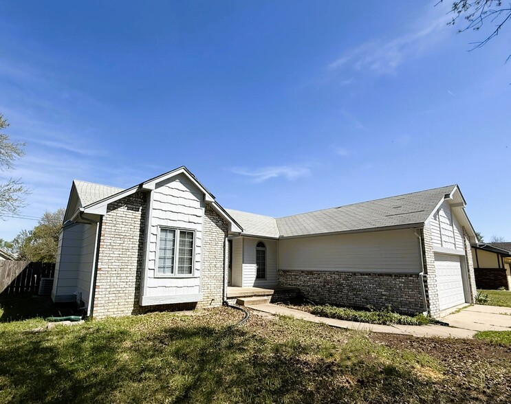 Building Photo - 13932 Lockmoor Cir