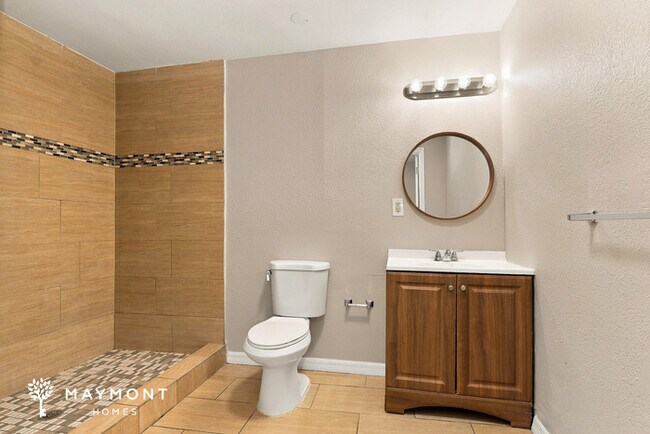 Building Photo - Comfortable 3-Bedroom Home in St. Petersburg