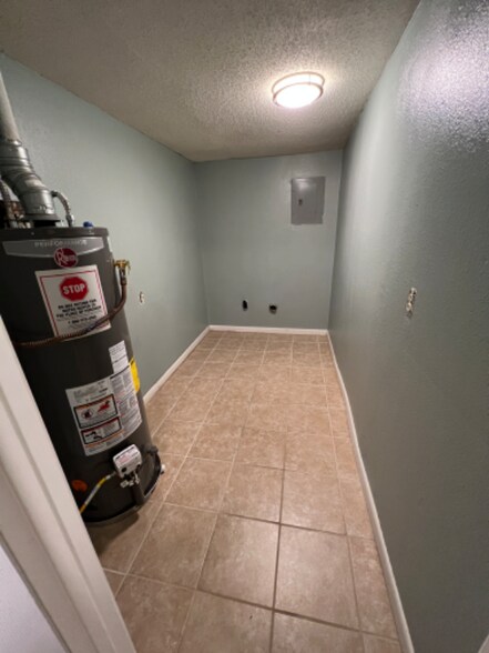 Building Photo - 119 Fairlane Dr