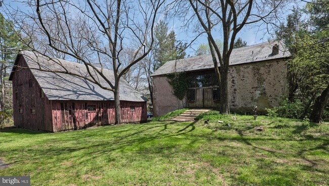Building Photo - 196 Red Hill Rd