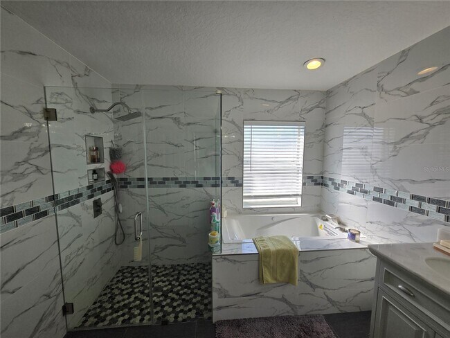 Building Photo - 2405 Placid Way
