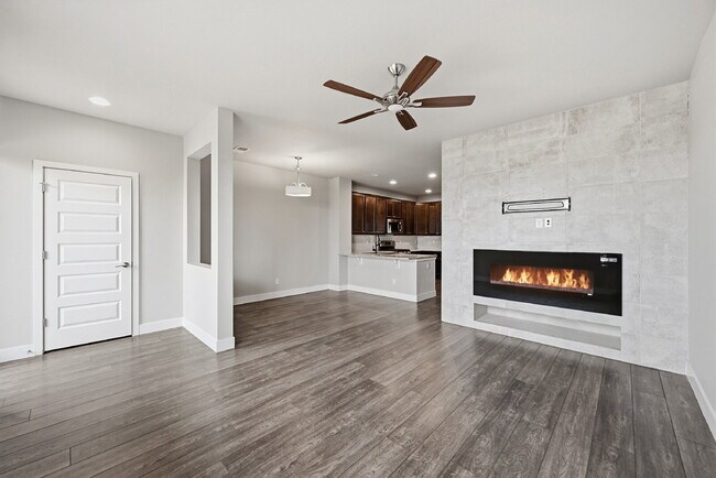 Building Photo - $2,695.45 3-bed, 2.5-bath townhome with a washer and dryer.