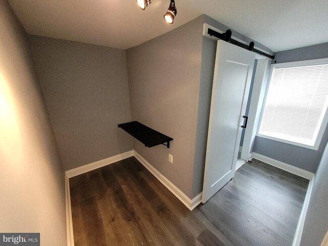 Building Photo - 617 Archer St