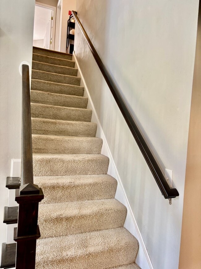 Building Photo - 3 bedroom/2.5 bathroom- Lake Cambridge- Kiln Creek