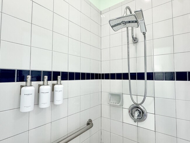 Building Photo - 236 SW 47th St