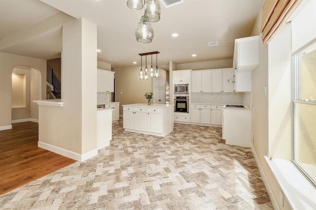 Building Photo - 8216 Fern Bluff Ave