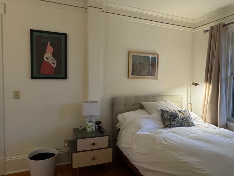 Building Photo - 266 11th St NE