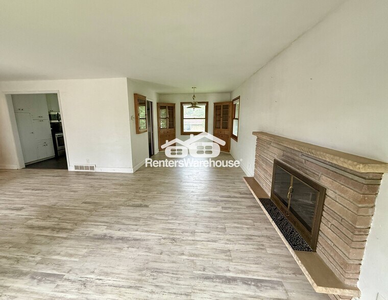 Building Photo - 3815 W 60th St