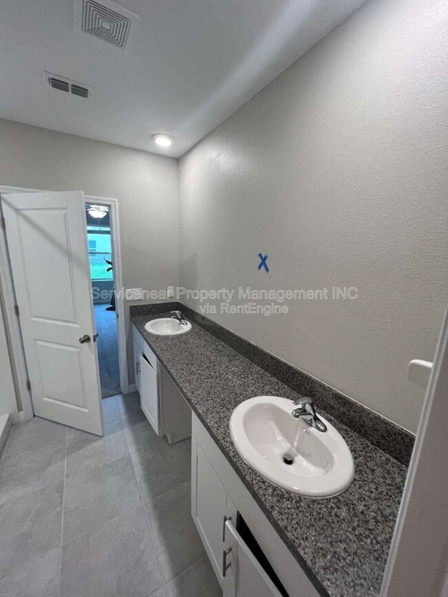 Building Photo - 7303 Canterbury Bells Ct