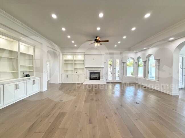 Building Photo - 1523 E Treasure Cove Dr