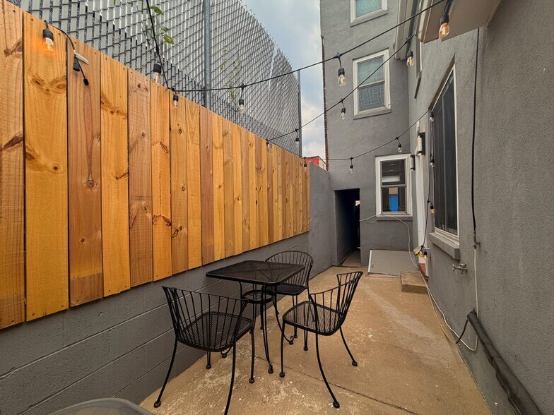 Building Photo - 1310 Gough St