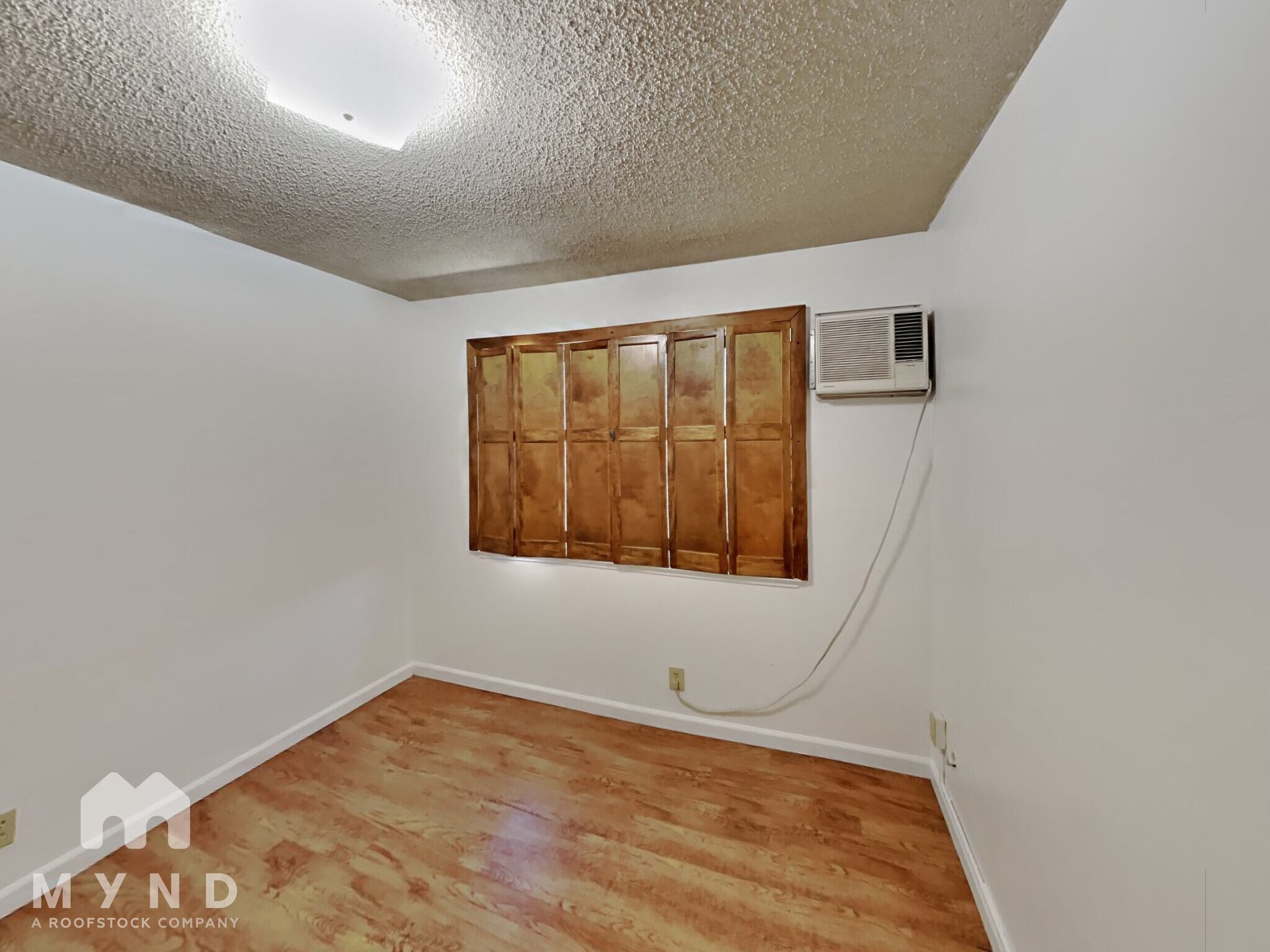 Building Photo - 5515 Spinnaker Dr