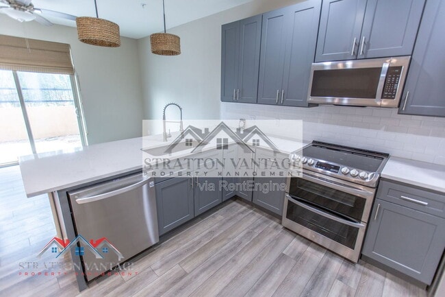 Building Photo - 1406 W Main St