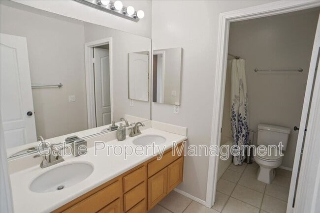 Building Photo - 27210 Valderrama Dr