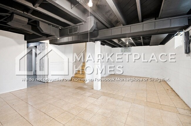 Building Photo - 18445 Teppert St