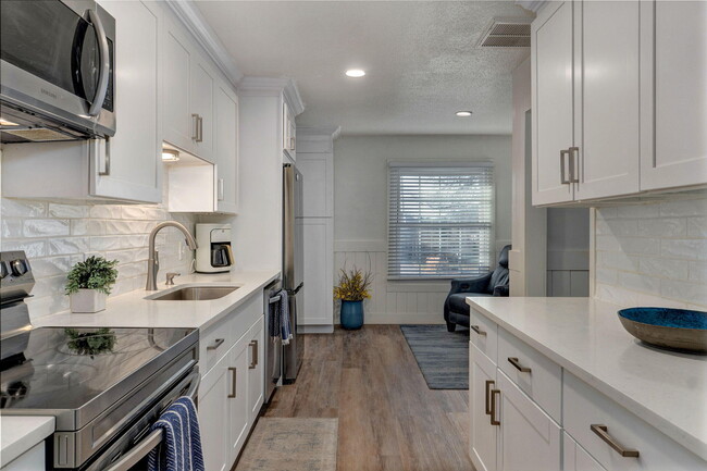 Building Photo - 4094 S Eaton Ave