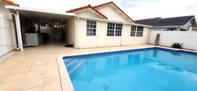 Building Photo - 14316 SW 148th Pl