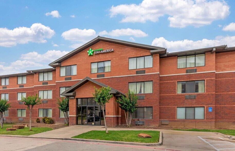 Building Photo - Furnished Studio-Fort Worth - Fossil Creek