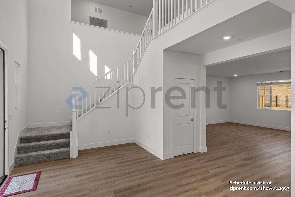 Building Photo - 7813 Lamplight Ct