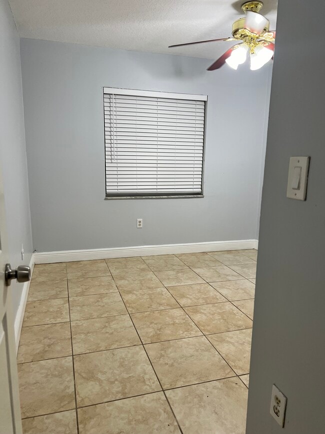 Building Photo - 17185 SW 145th Ave