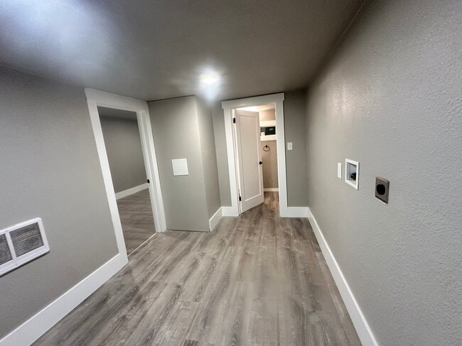 Building Photo - 320 Grant St