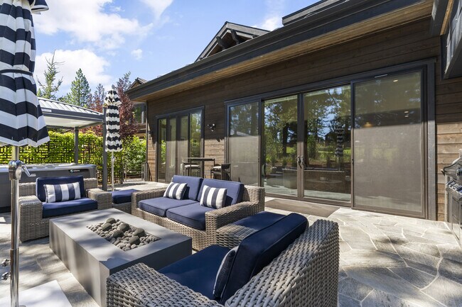 Building Photo - 10116 Corrie Ct