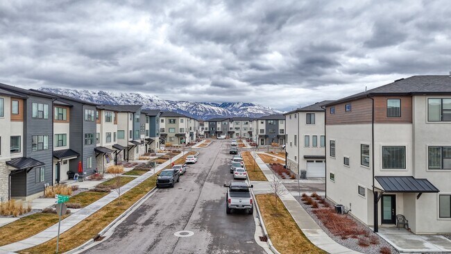 Building Photo - 412 S Willow Leaf Rd