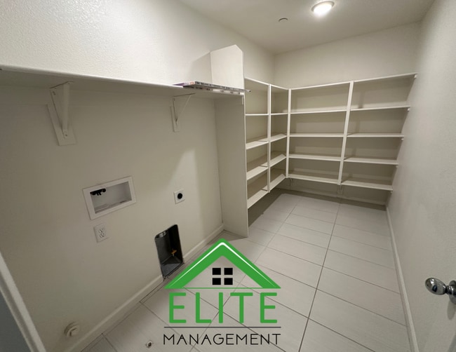 Building Photo - Spacious 4-Bedroom Home in Sought-After No...
