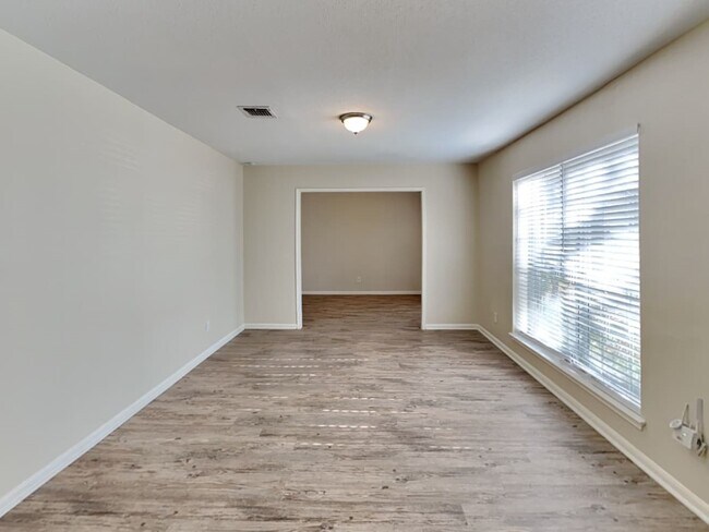 Building Photo - 105 St Andrews Dr