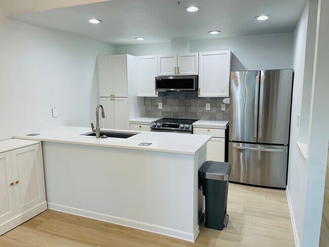 Building Photo - 25235 SE Klahanie Blvd