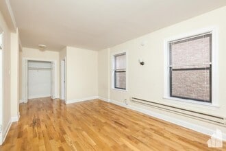 Building Photo - 0 bedroom in Chicago IL 60610