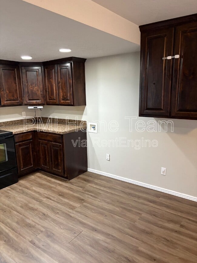 Building Photo - 463 W 2300 S