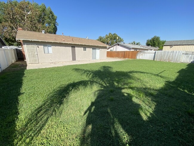 Building Photo - 2929 S Cedar Ridge Pl