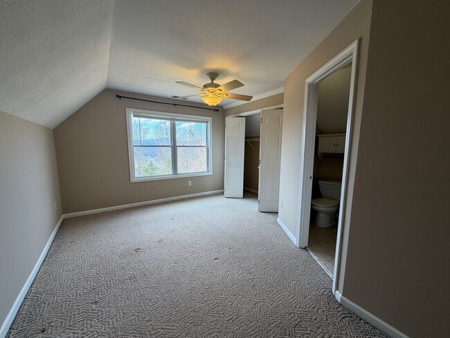 Building Photo - East AVL - Mountain Views and Space Galore!