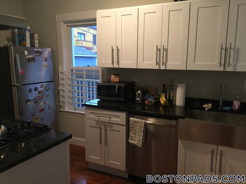 Building Photo - 23A Kelly Rd