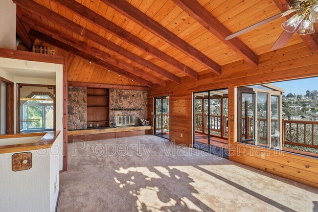 Building Photo - 147 Seacliff Dr