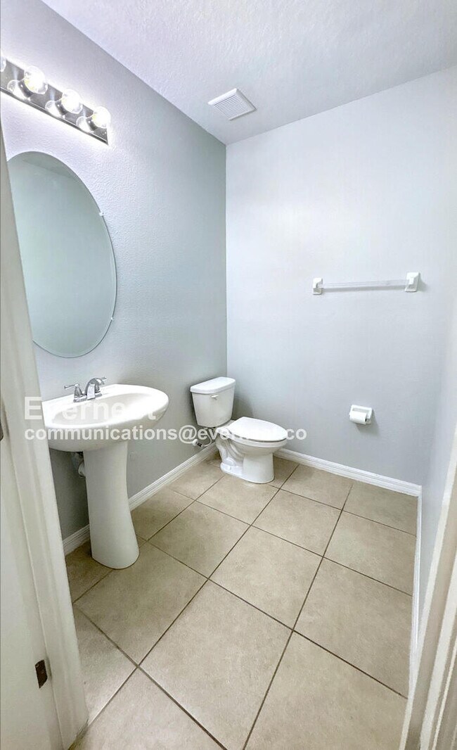 Building Photo - 5006 Willow Breeze Wy