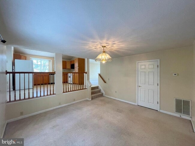 Building Photo - 45586 Curley Ct