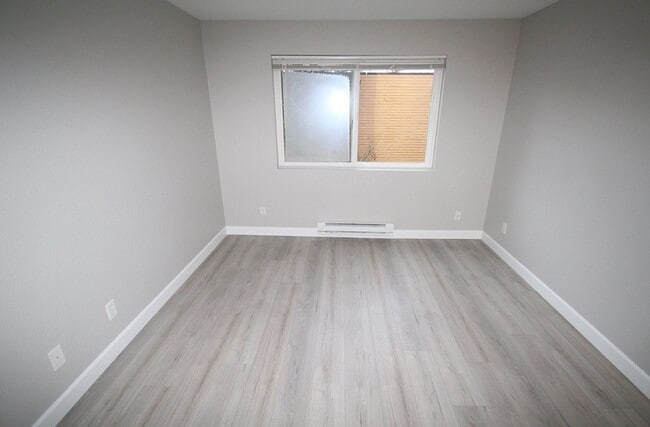 Building Photo - REMODELED KIRKLAND 2 BED CONDO FOR RENT W ...