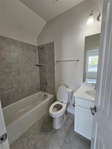 Building Photo - 3105 Euclid Way