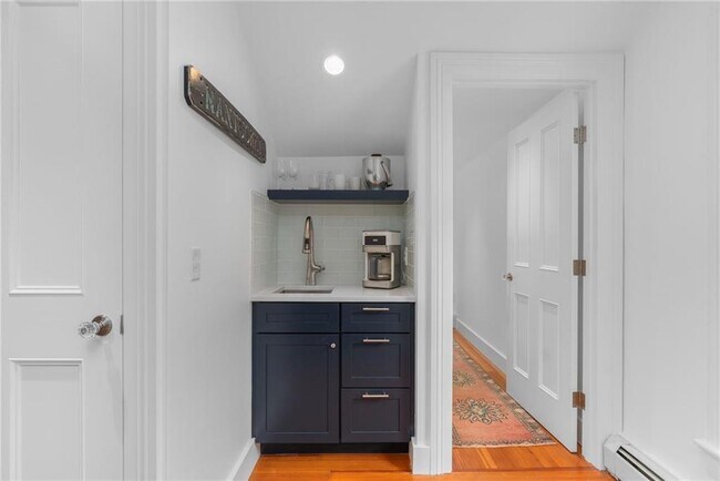 Building Photo - 46 Corne St
